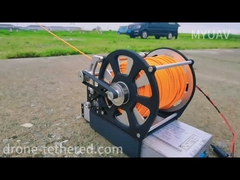 Estación de drones gris certificada con capacidad de carga útil de 5 kg con posicionamiento GPS y trípode o montador de poste