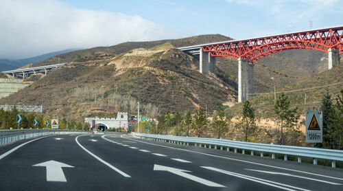 últimas noticias de la empresa sobre La inspección de drones MYUAV ayuda al transporte inteligente: patrulla automática de las carreteras