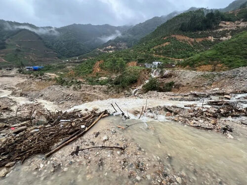últimas noticias de la empresa sobre Emergencia en zona de desastre. El campo de trigo de Xinuo para ayudar a Shaoguan para ayudar a la comunicación después de la tormenta.
