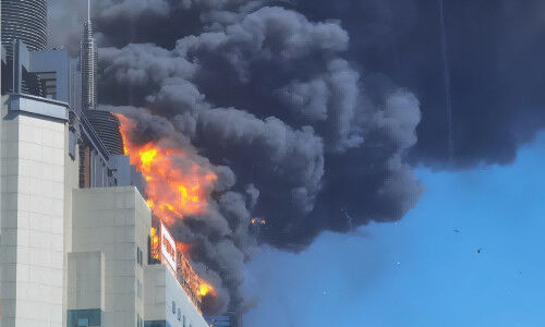 últimas noticias de la empresa sobre [Ataque tecnológico negro] Drone de bomberos de gran altura atado