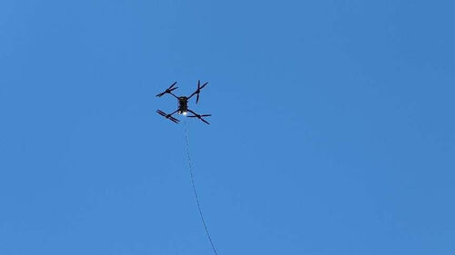 últimas noticias de la empresa sobre El dron de iluminación atado MYUAV FC30S juega un papel clave en las operaciones de rescate