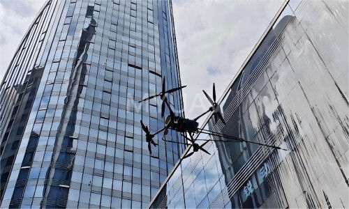 últimas noticias de la empresa sobre Combatir el envejecimiento de las arañas MYUAV FC aviones no tripulados de limpieza a gran altitud dobles atados llenan el vacío de mano de obra