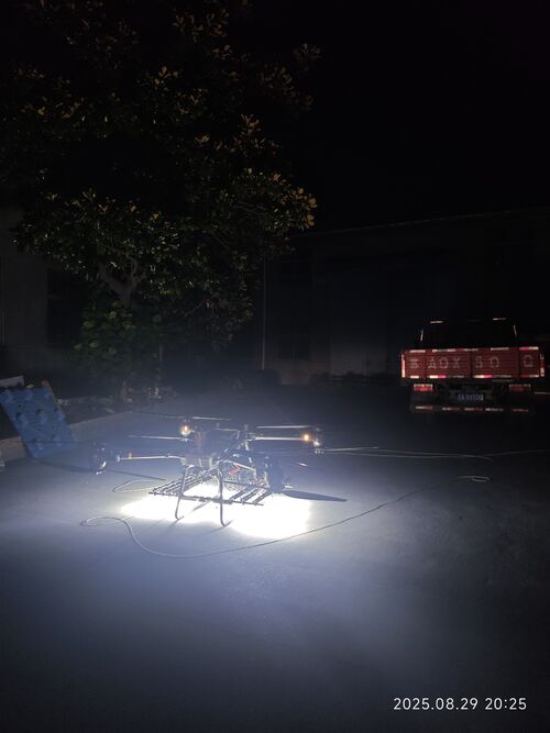 últimas noticias de la empresa sobre El nuevo faro de Shenzhen en el cielo: el dron de iluminación cautivo MYUAV ayuda a la respuesta a emergencias urbanas